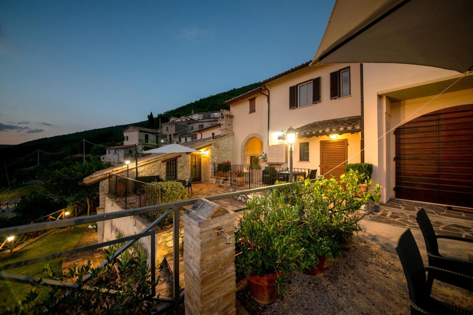טרווי Le Tradizioni Casa Vacanze מראה חיצוני תמונה